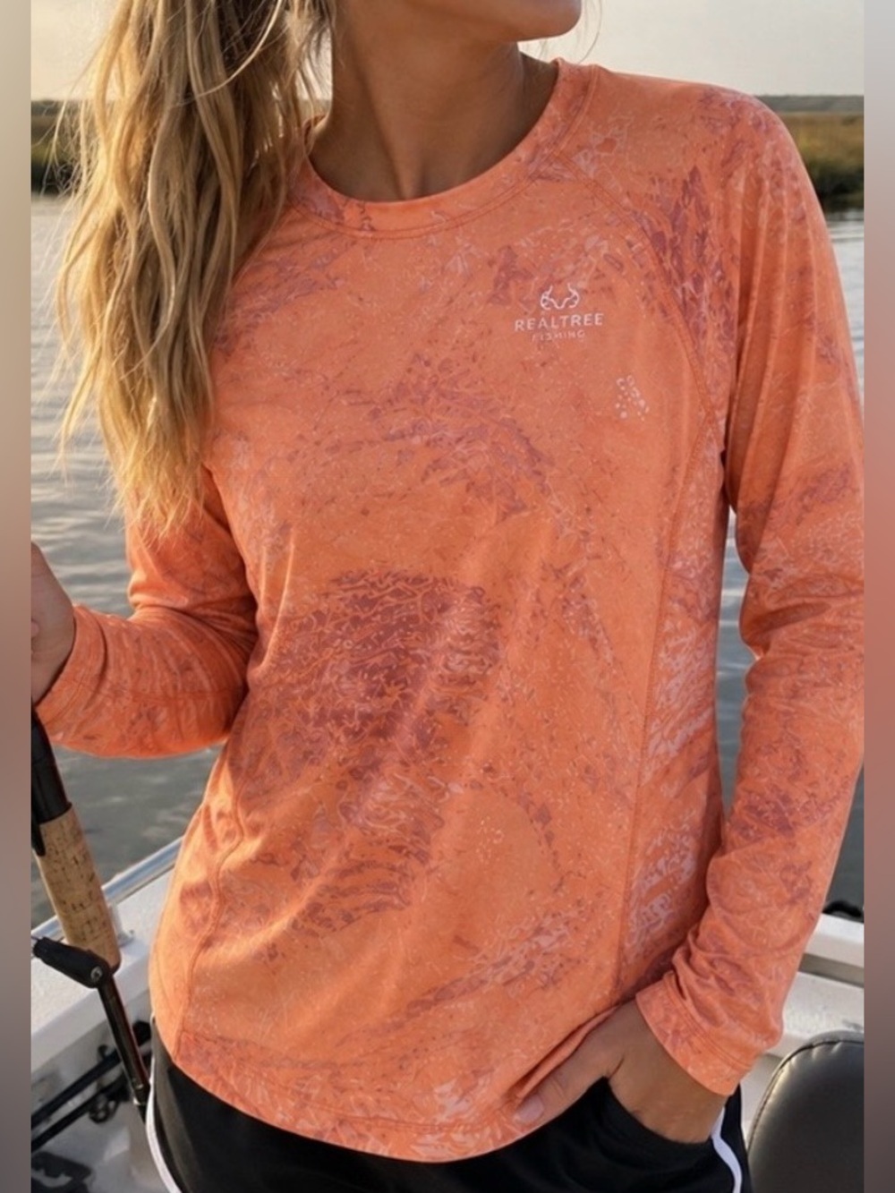 Realtree Fishing Women XL Coral Camo Performance Long Sleeve Top UPF 50+ 
EUC